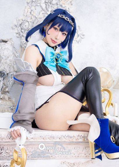 红衣小女孩
